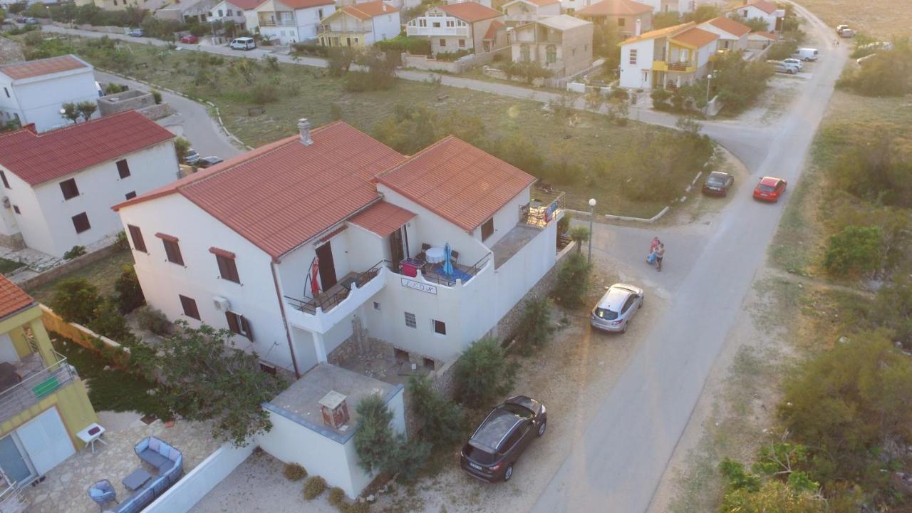 Apartments Leon Ražanac エクステリア 写真