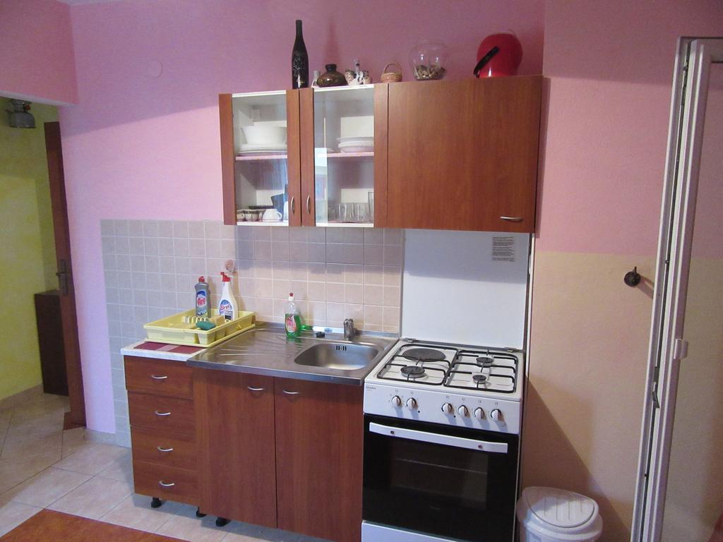 Apartments Leon Ražanac エクステリア 写真