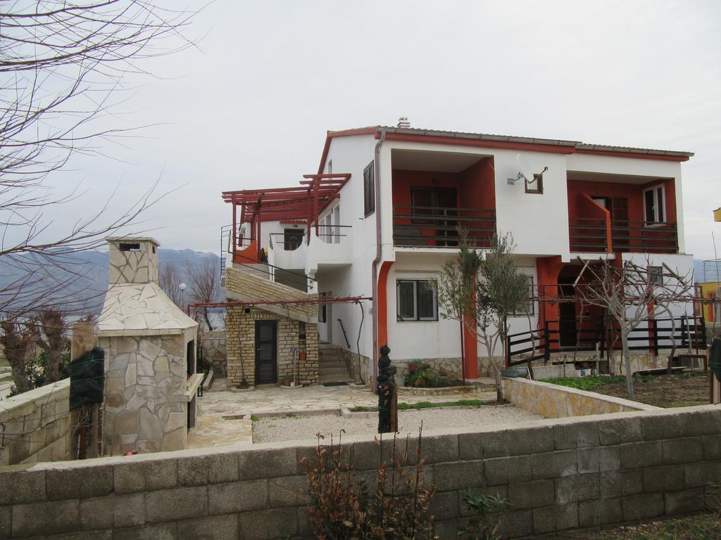 Apartments Leon Ražanac エクステリア 写真