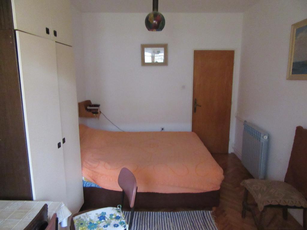 Apartments Leon Ražanac エクステリア 写真