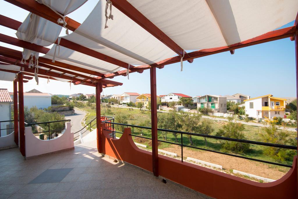 Apartments Leon Ražanac エクステリア 写真