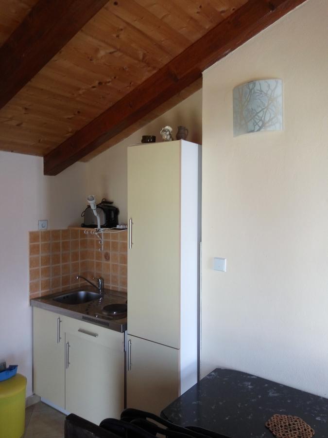 Apartments Leon Ražanac エクステリア 写真