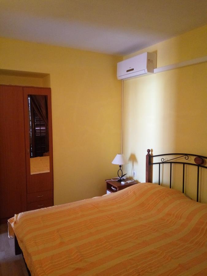 Apartments Leon Ražanac エクステリア 写真